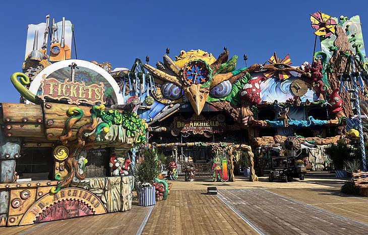 Oktoberfest 2019 Neuheit: Dr. Archibald – Master of Time!" die erste transportable Abenteuerbahn die durch VR-Technik unterstützt wird (ƒOto: Martin Schmitz)